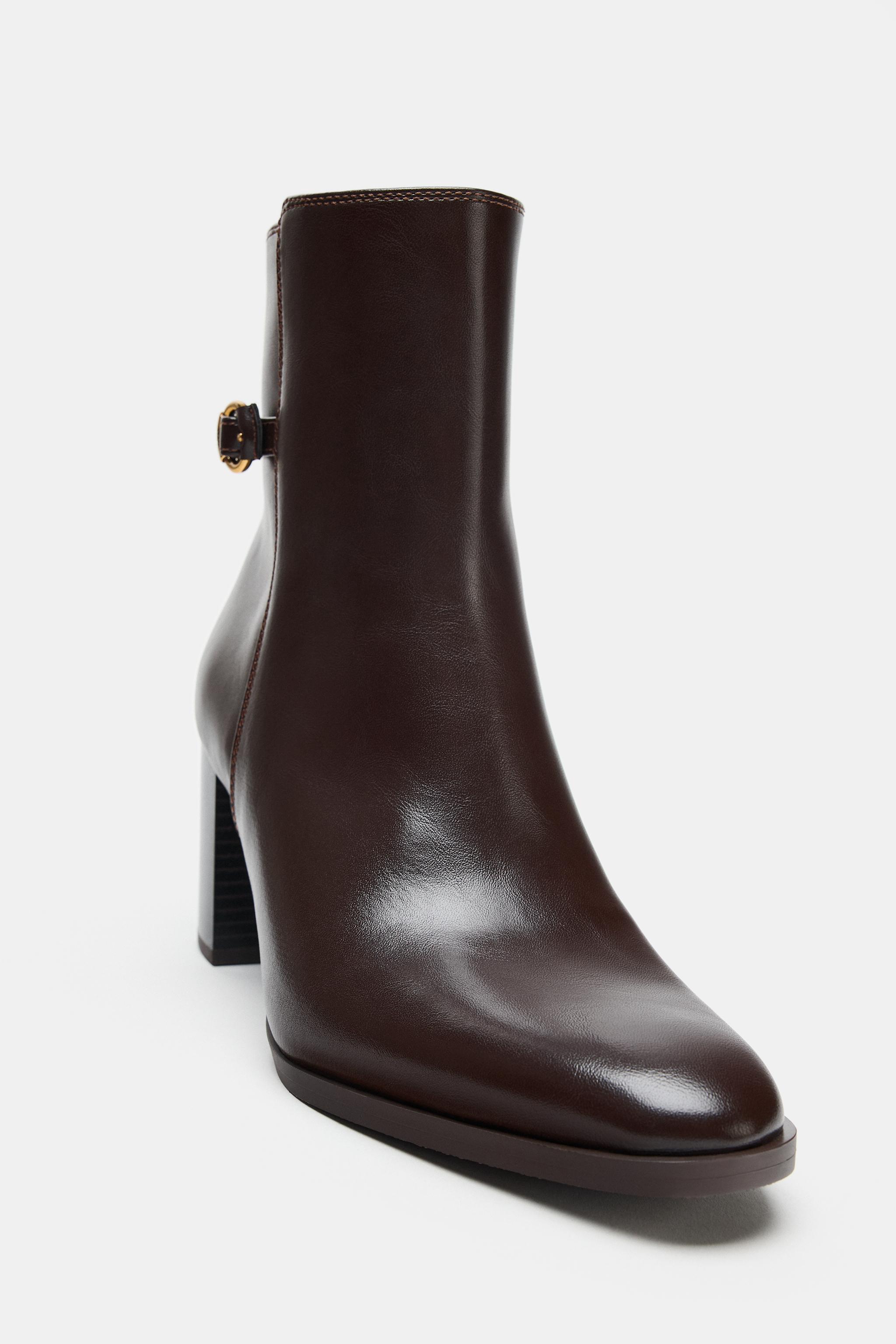 BOTTINES À TALONS